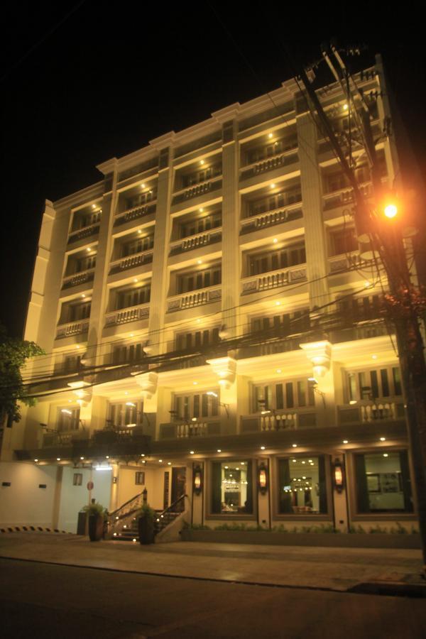 เฮอรัลด์ สวีท โพลาริส  Hotel Makati City ภายนอก รูปภาพ