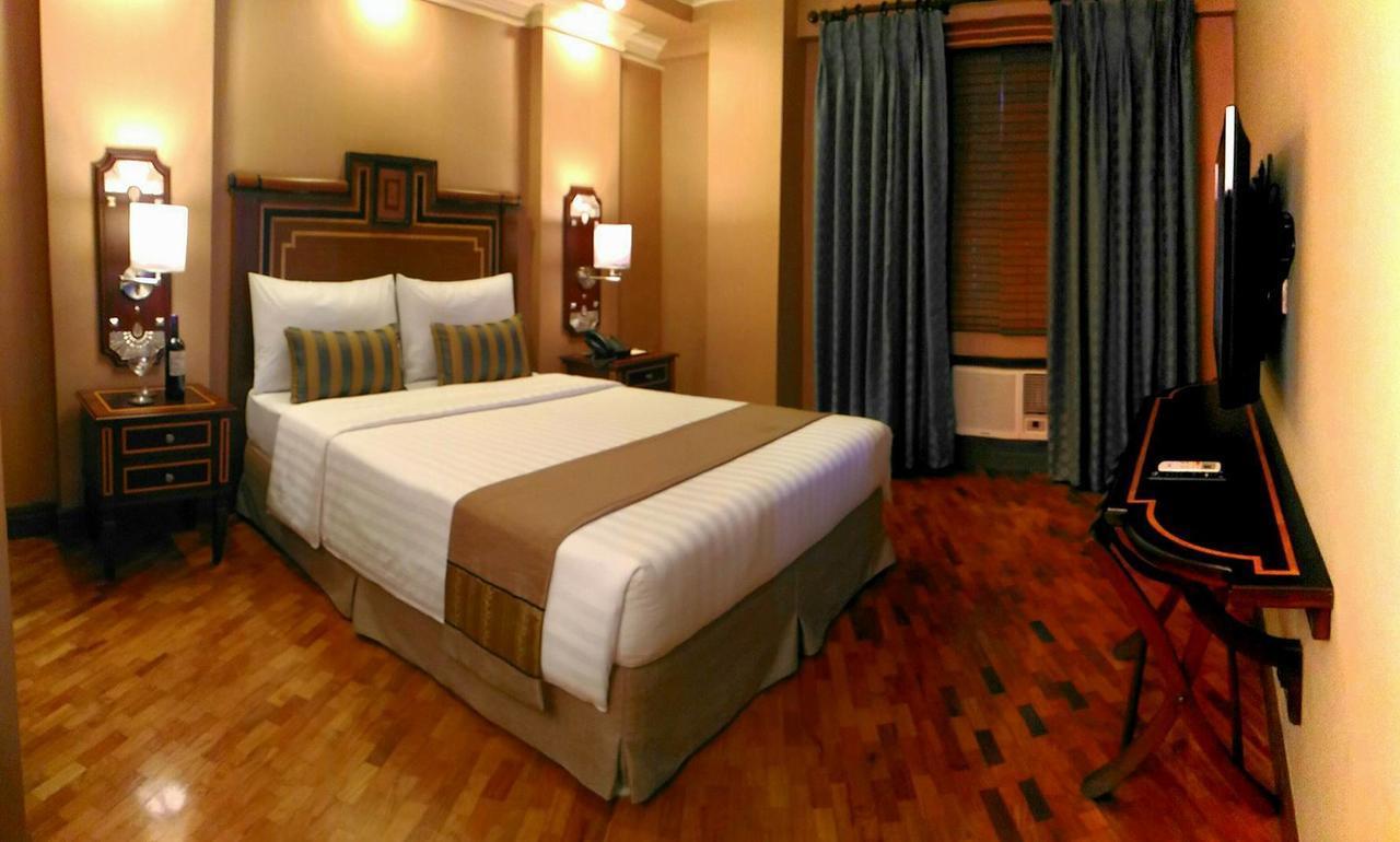 เฮอรัลด์ สวีท โพลาริส  Hotel Makati City ภายนอก รูปภาพ