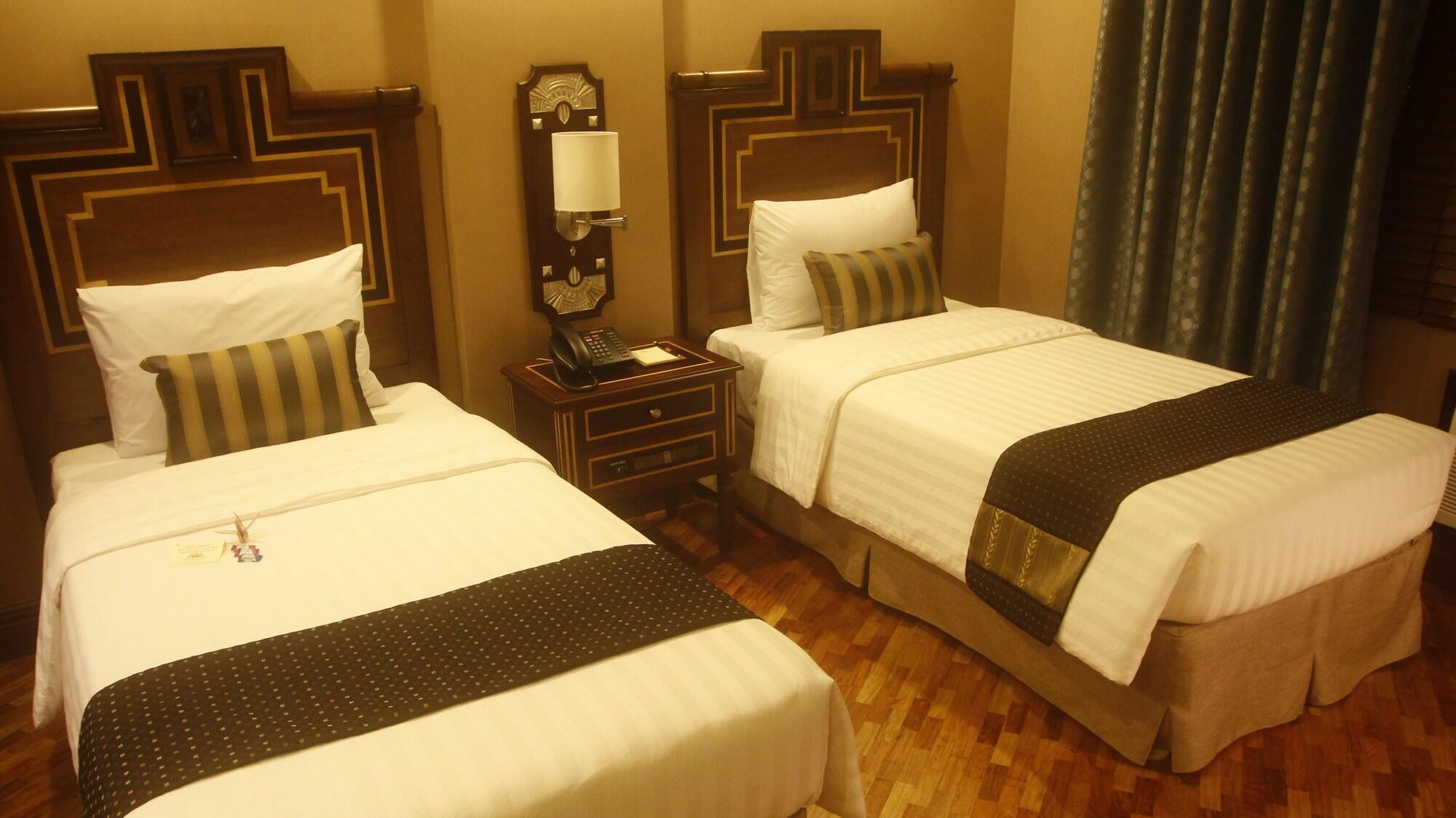 เฮอรัลด์ สวีท โพลาริส  Hotel Makati City ภายนอก รูปภาพ
