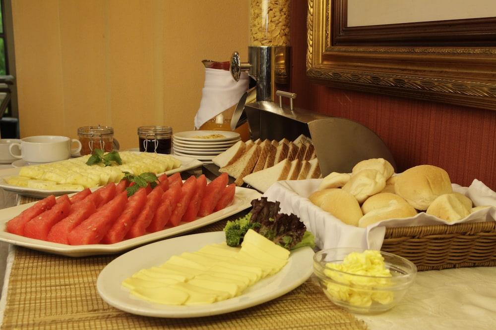เฮอรัลด์ สวีท โพลาริส  Hotel Makati City ภายนอก รูปภาพ