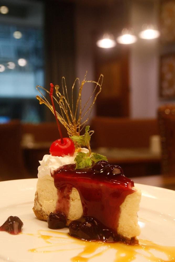 เฮอรัลด์ สวีท โพลาริส  Hotel Makati City ภายนอก รูปภาพ