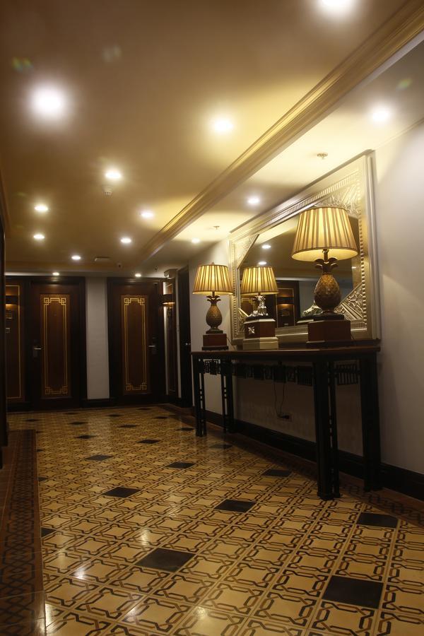 เฮอรัลด์ สวีท โพลาริส  Hotel Makati City ภายนอก รูปภาพ