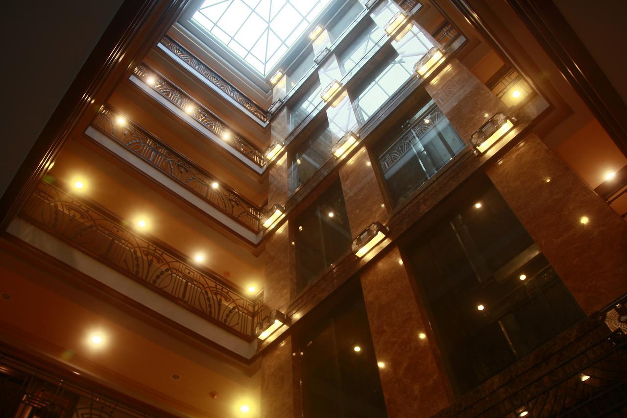 เฮอรัลด์ สวีท โพลาริส  Hotel Makati City ภายนอก รูปภาพ