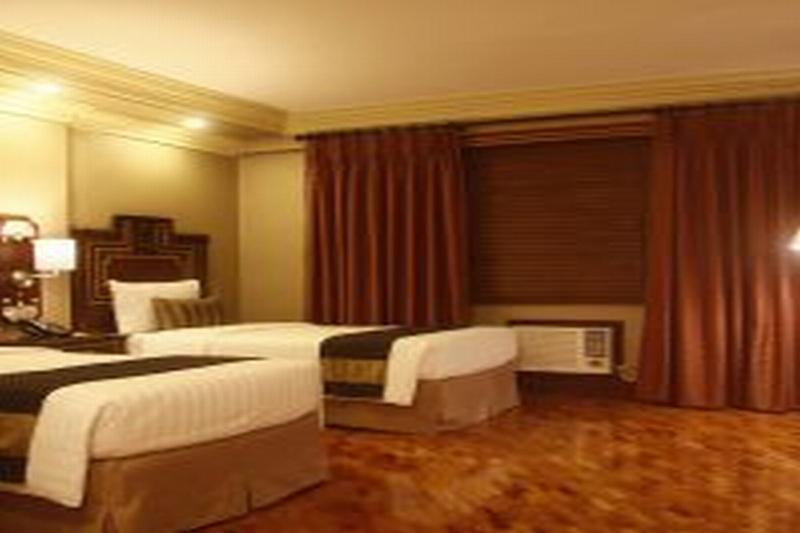 เฮอรัลด์ สวีท โพลาริส  Hotel Makati City ภายนอก รูปภาพ