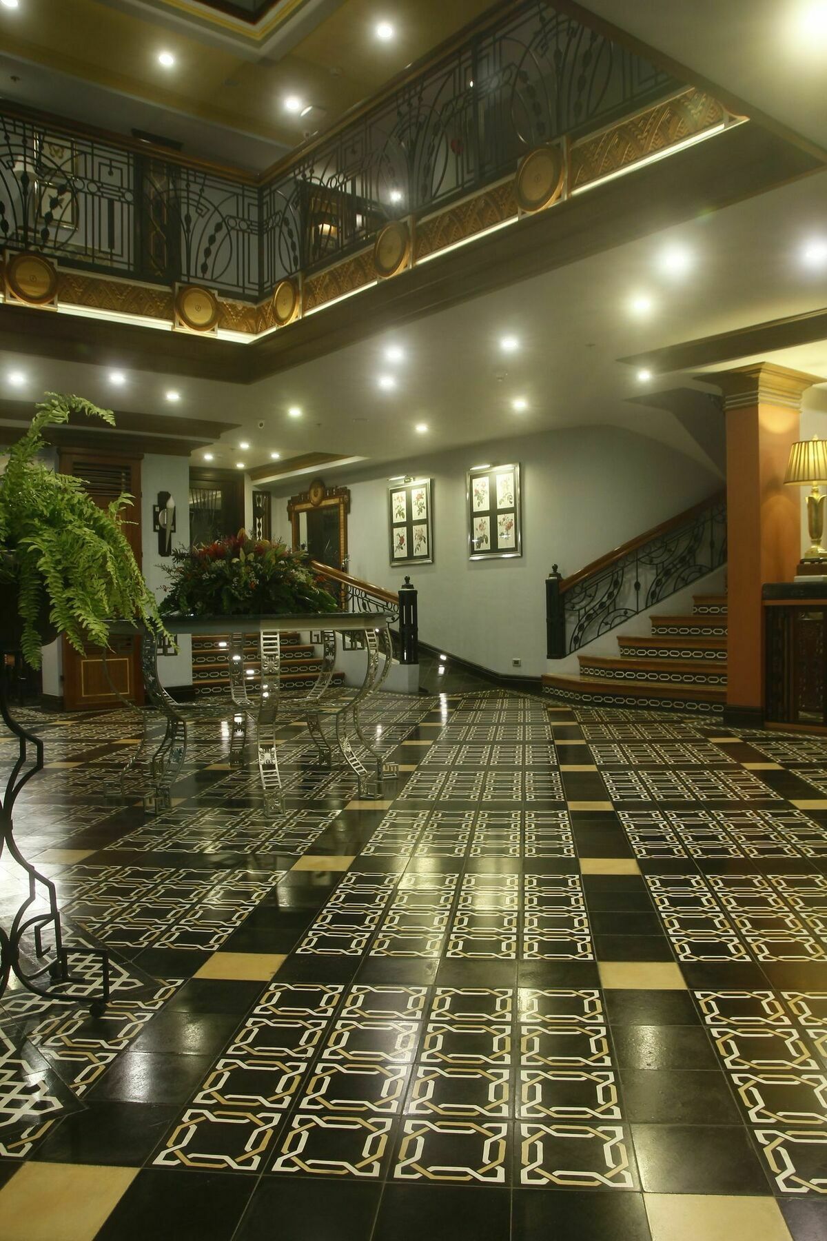 เฮอรัลด์ สวีท โพลาริส  Hotel Makati City ภายนอก รูปภาพ